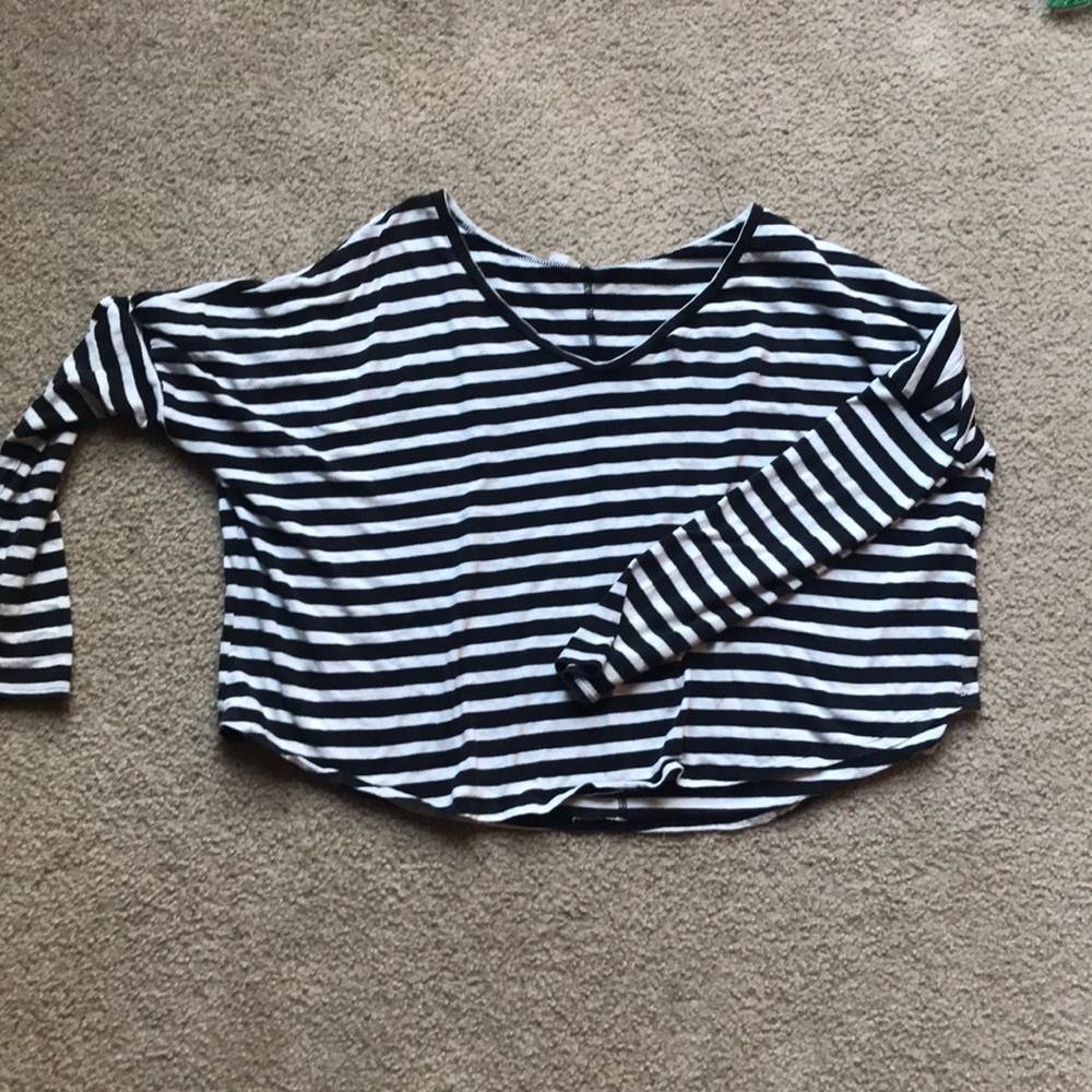 Long sleeve crop